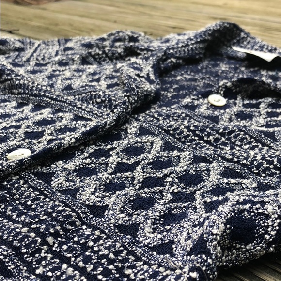 Grand Central Textured Blouse - Picture 4 of 5